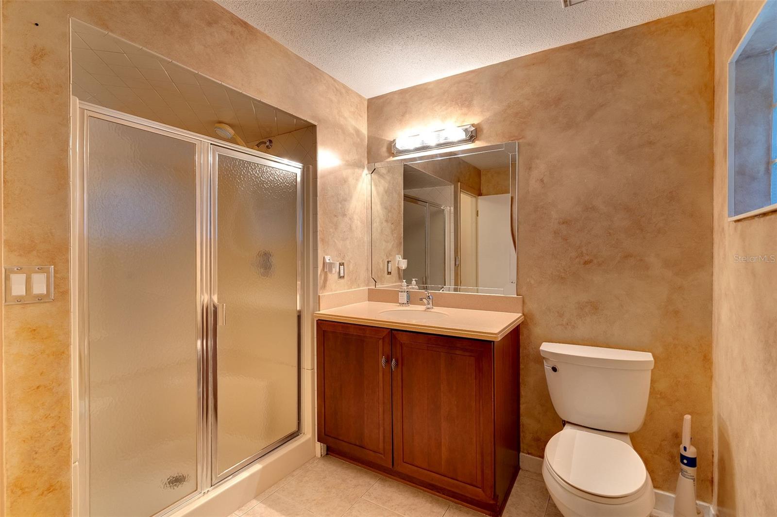 Image 32 of 49 For 29 Cherrytree Court