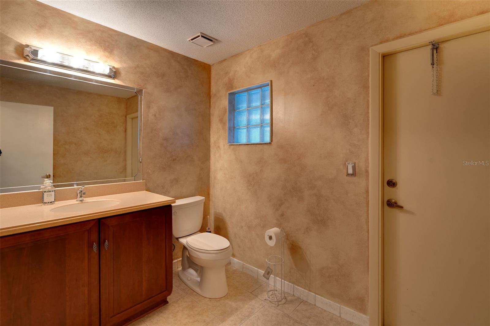 Image 33 of 49 For 29 Cherrytree Court