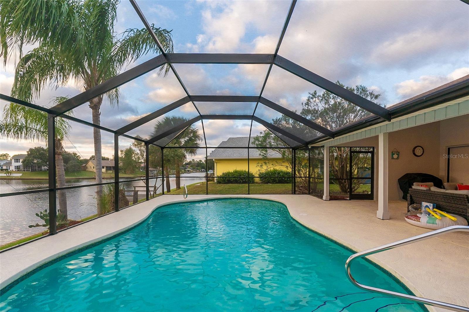 Image 40 of 49 For 29 Cherrytree Court
