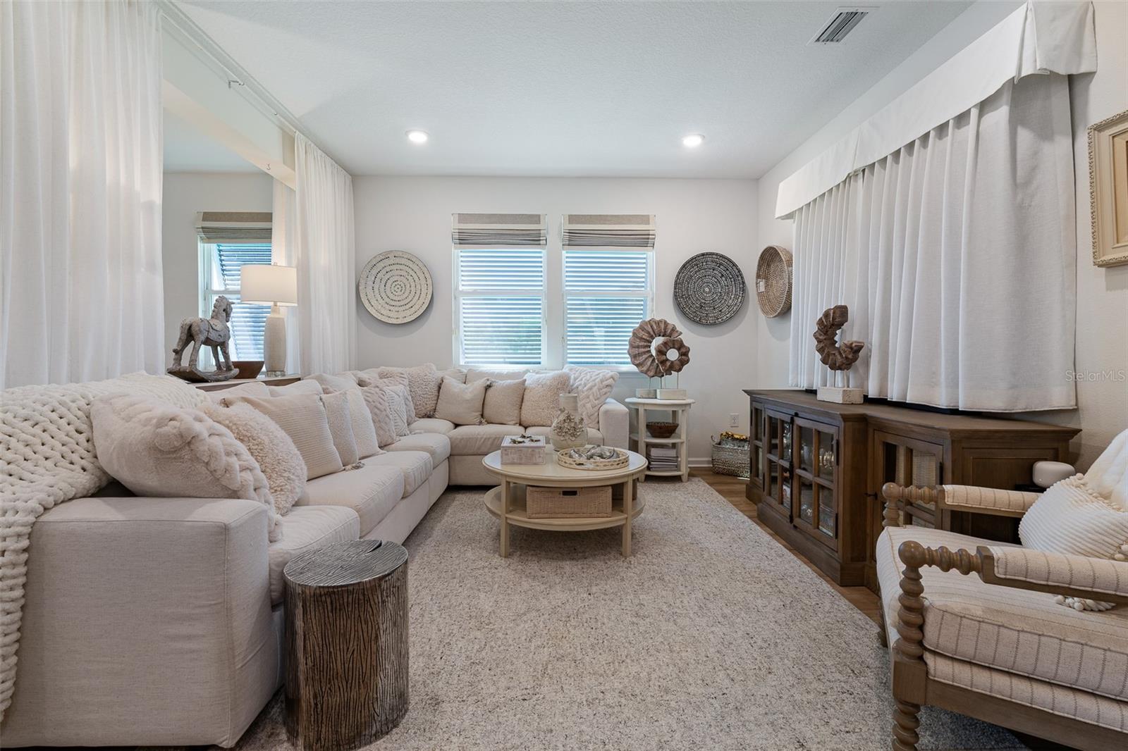 Image 16 of 58 For 100 Las Casitas Boulevard