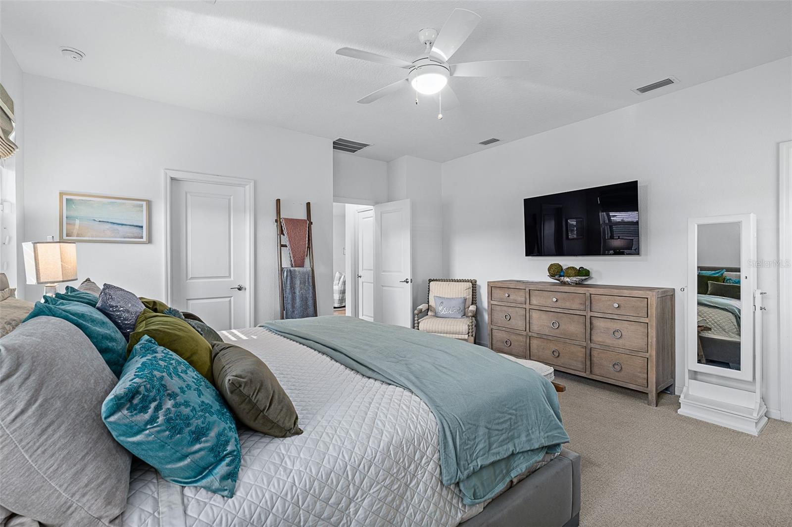 Image 32 of 58 For 100 Las Casitas Boulevard