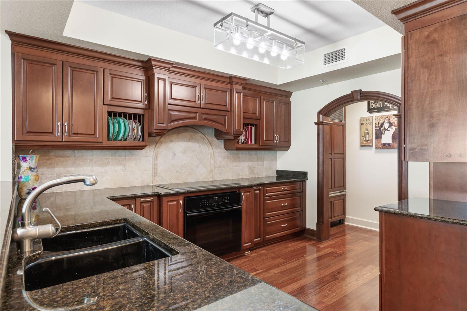 Image 11 of 83 For 200 Ocean Crest Drive 912