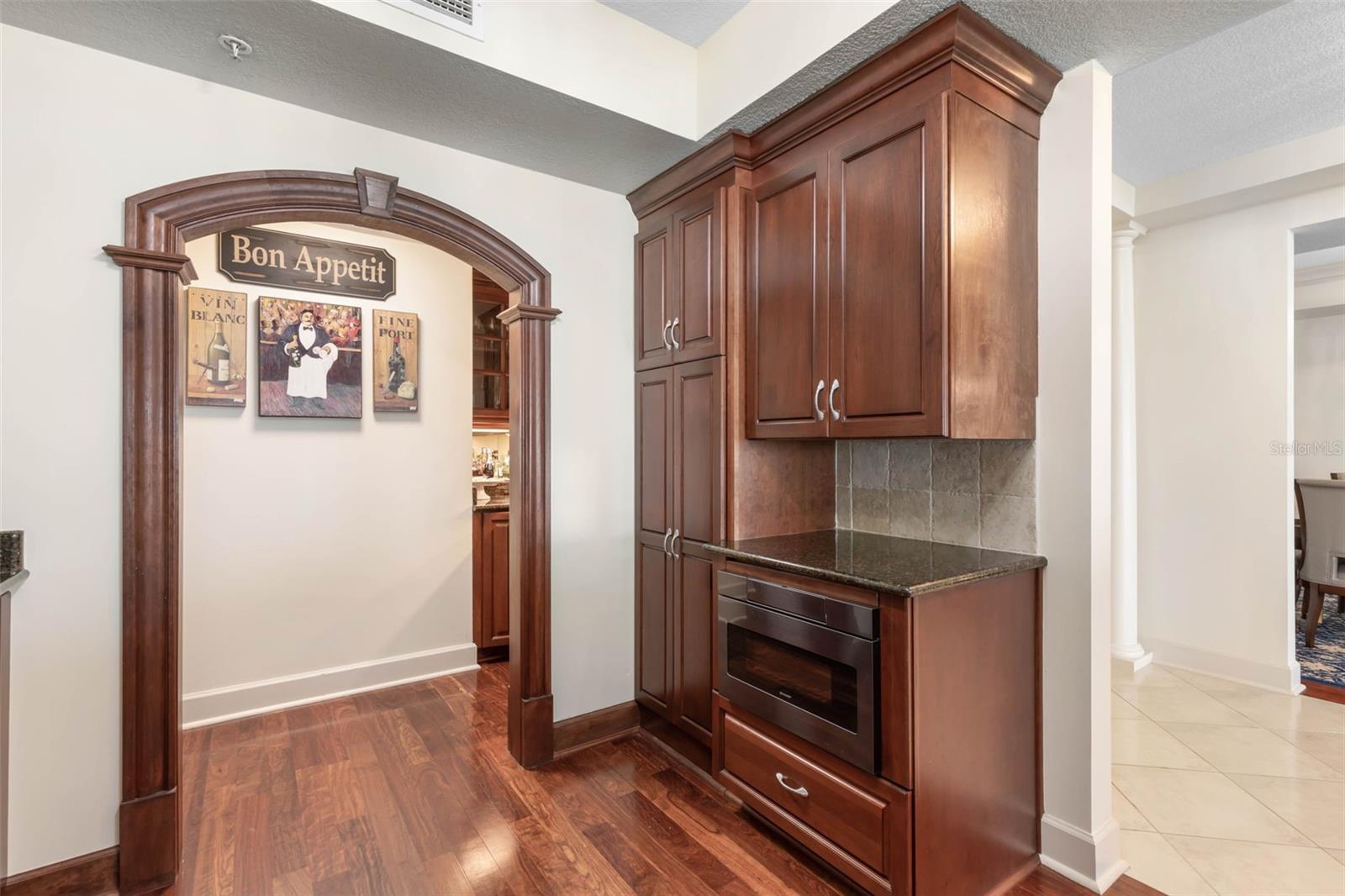 Image 14 of 83 For 200 Ocean Crest Drive 912