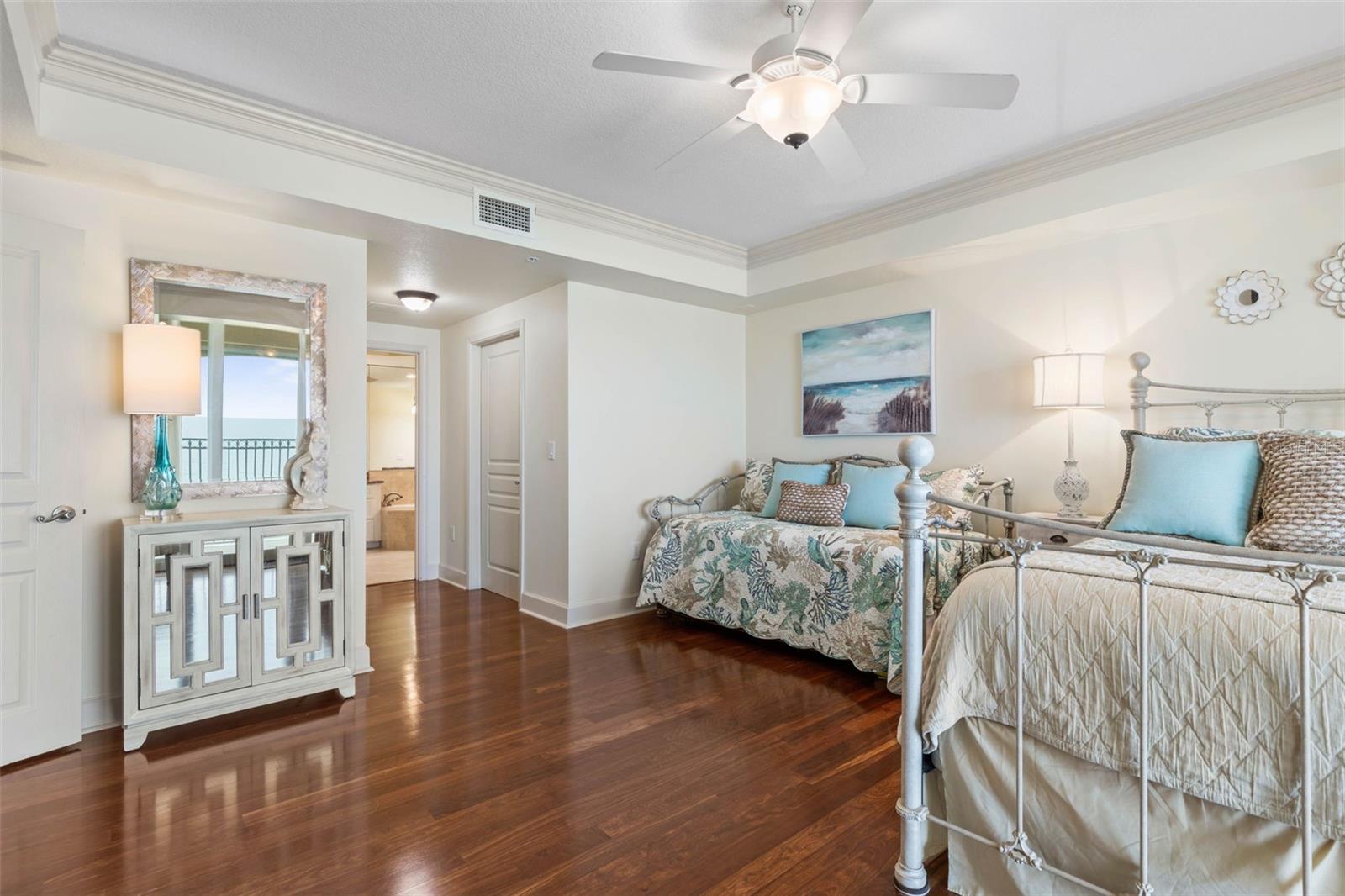 Image 18 of 83 For 200 Ocean Crest Drive 912