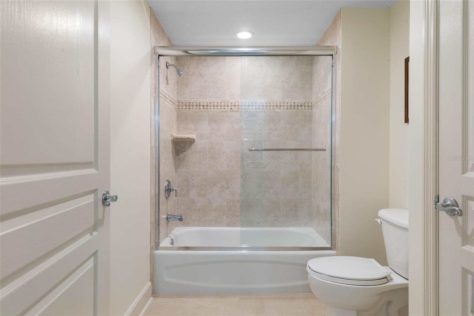 Image 35 of 83 For 200 Ocean Crest Drive 912