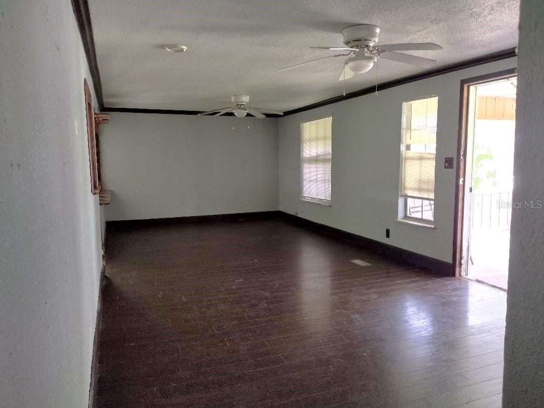 Image 4 of 30 For 171 Canham Street