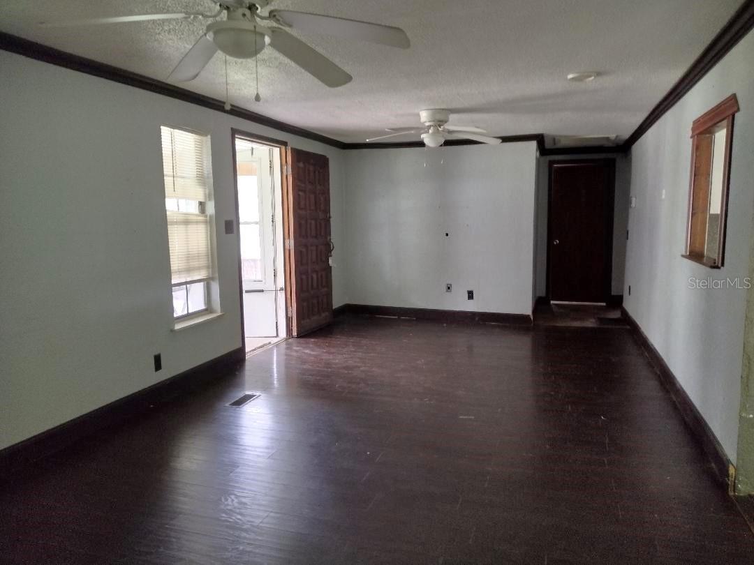 Image 6 of 30 For 171 Canham Street