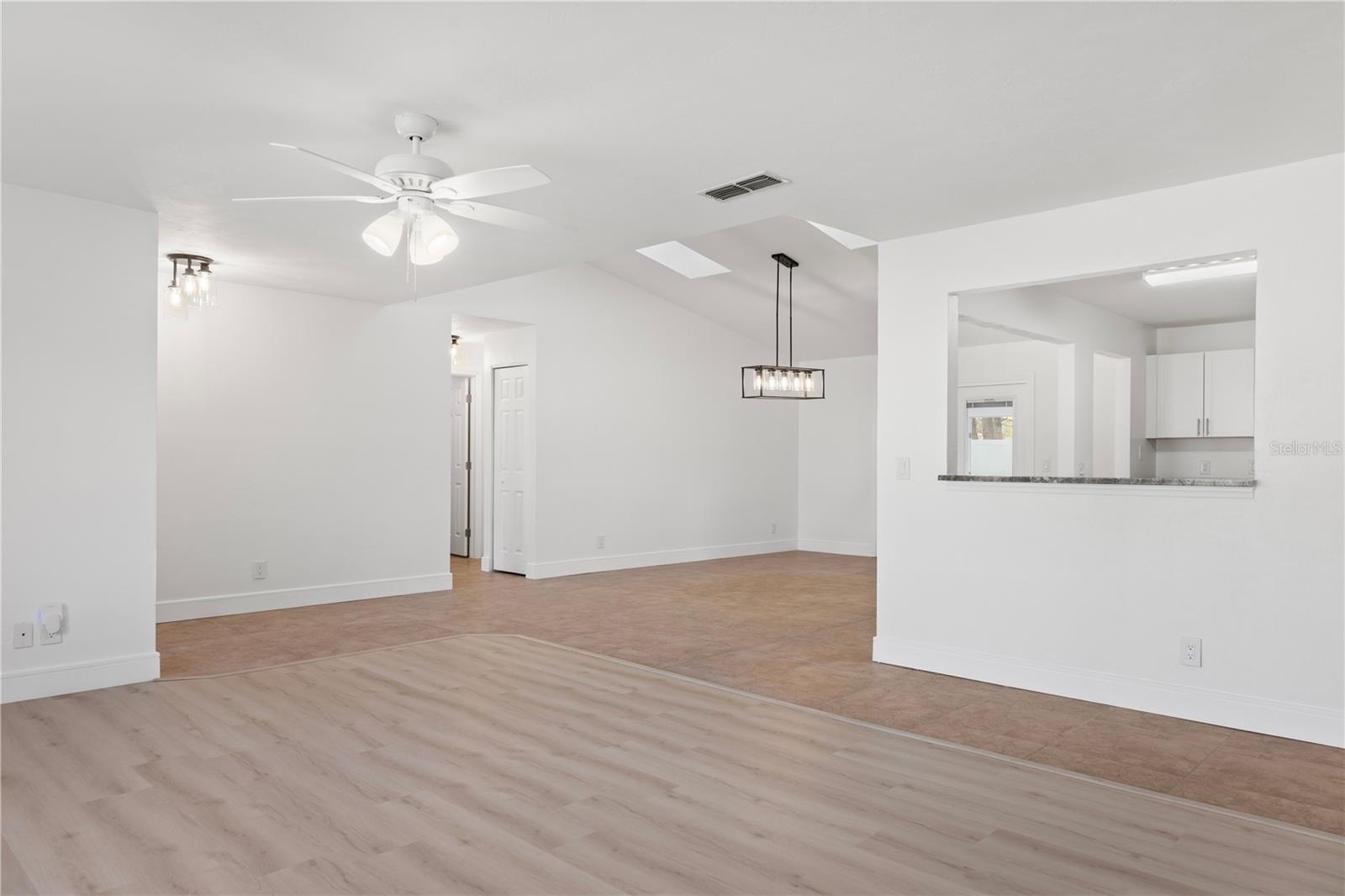 Image 12 of 38 For 807 Scrub Oak Street