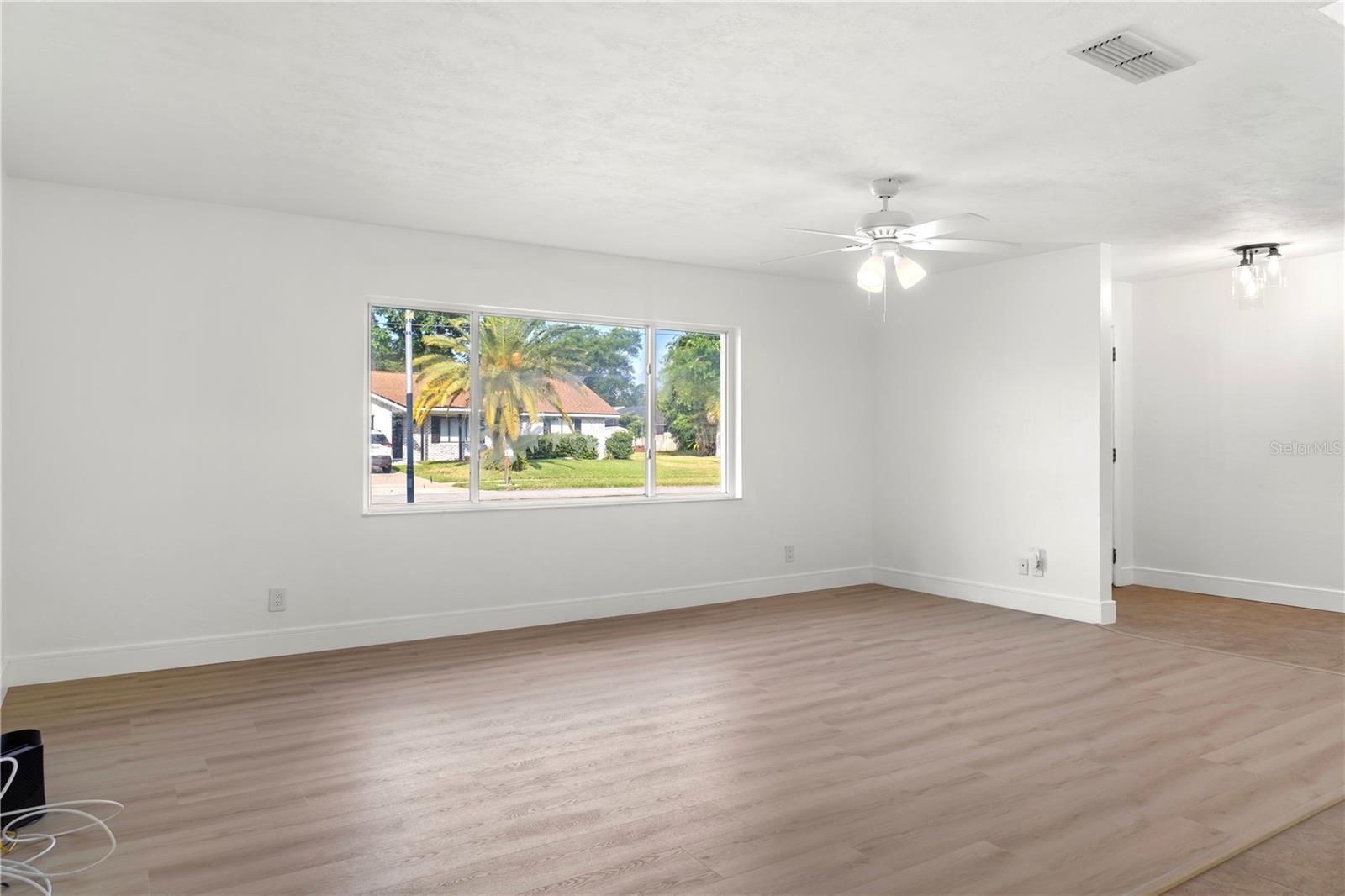 Image 15 of 38 For 807 Scrub Oak Street