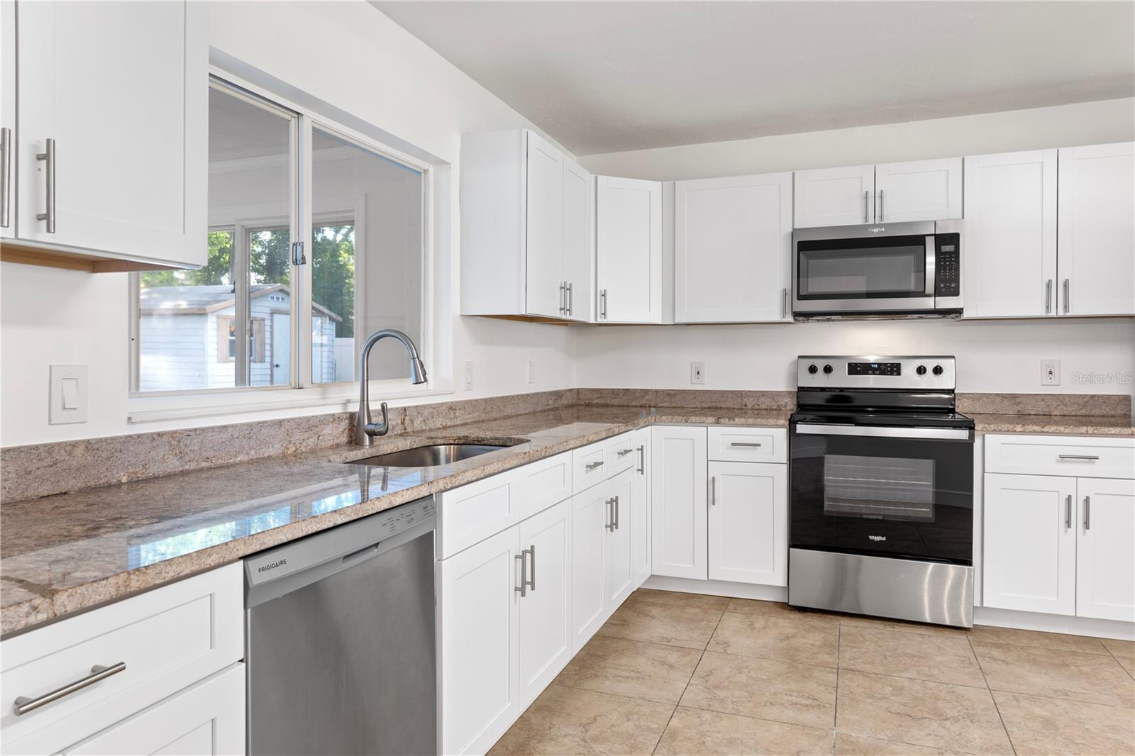 Image 17 of 38 For 807 Scrub Oak Street
