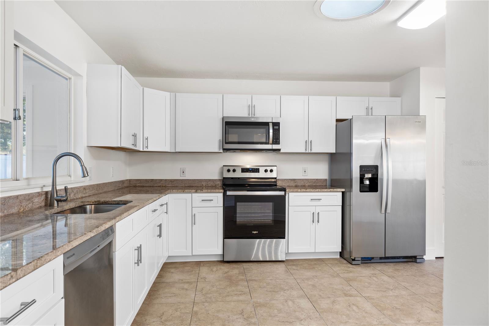 Image 2 of 38 For 807 Scrub Oak Street