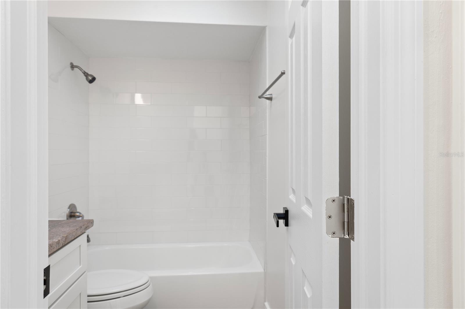 Image 23 of 38 For 807 Scrub Oak Street