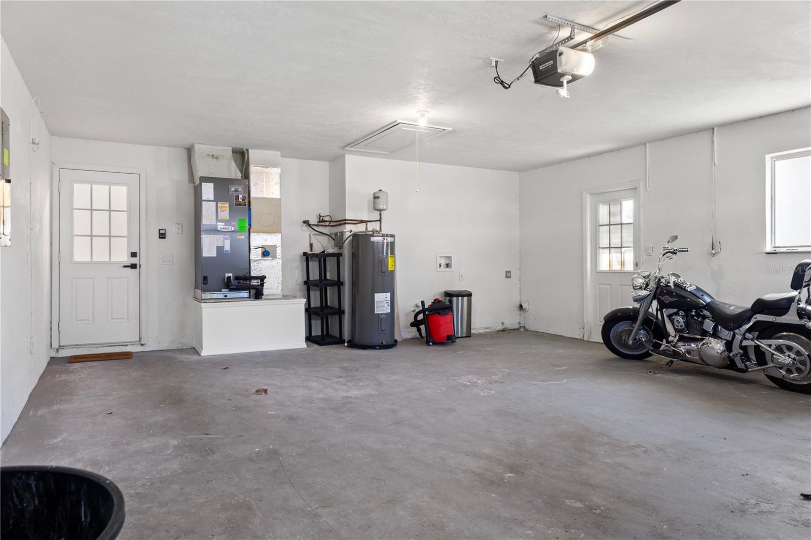 Image 27 of 38 For 807 Scrub Oak Street