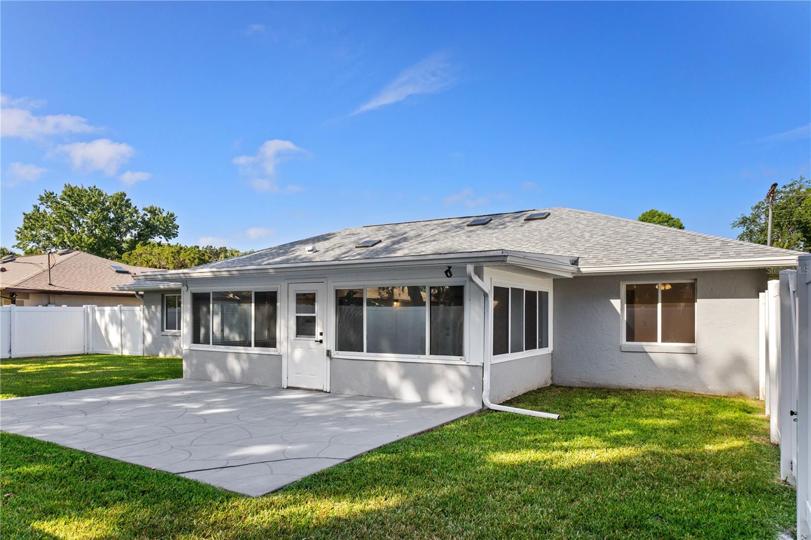 Image 6 of 38 For 807 Scrub Oak Street