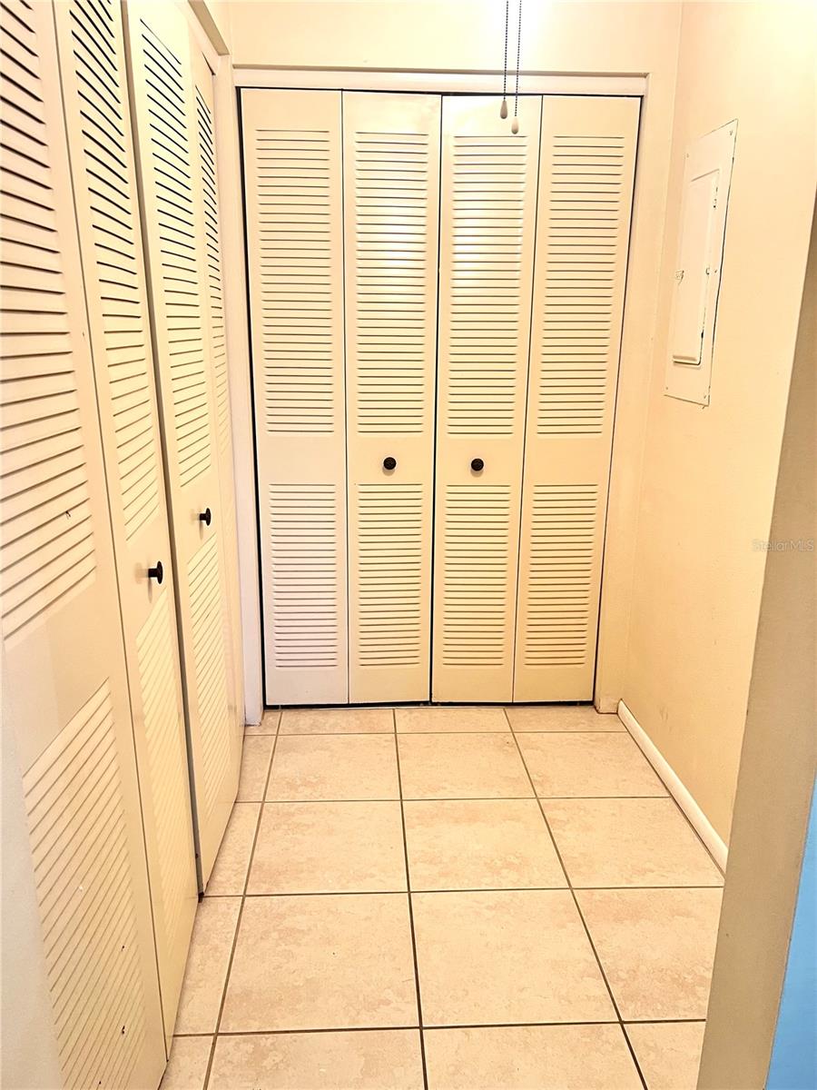 Listing photo id 11 for 310 Palm Coast Parkway Ne 101