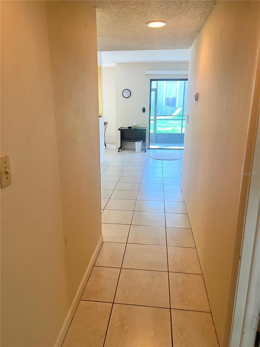 Listing photo id 13 for 310 Palm Coast Parkway Ne 101