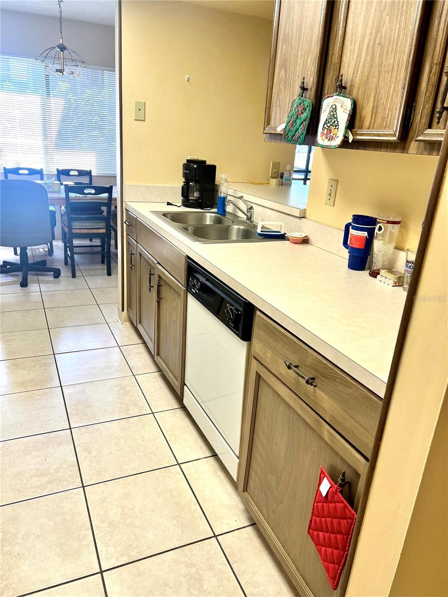 Listing photo id 14 for 310 Palm Coast Parkway Ne 101