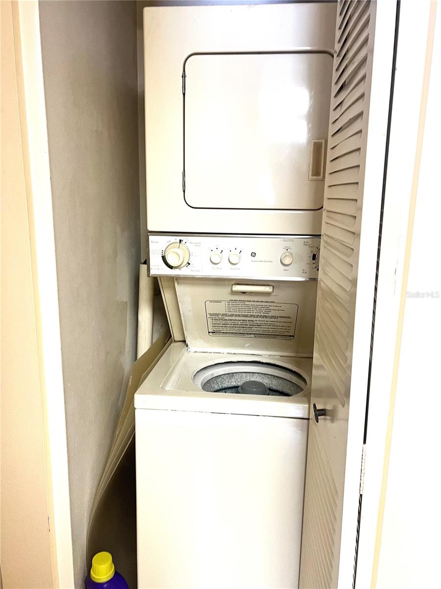 Listing photo id 4 for 310 Palm Coast Parkway Ne 101