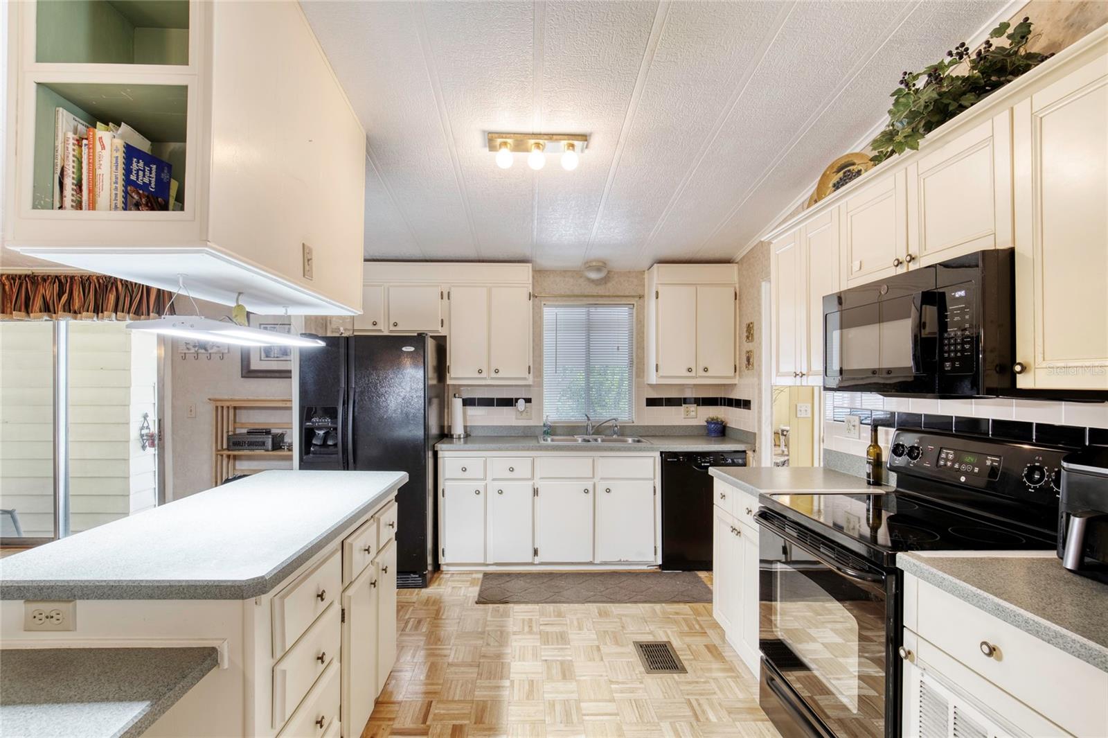 Image 14 of 44 For 753 Indian Hill Drive