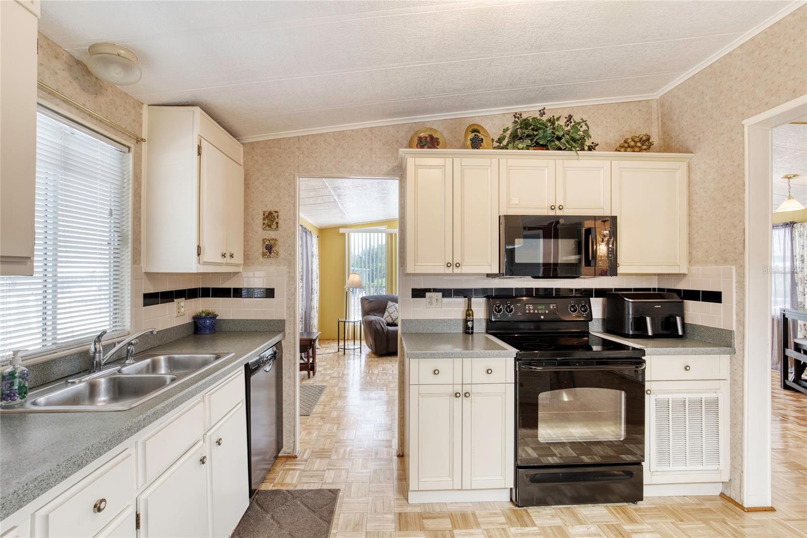 Image 15 of 44 For 753 Indian Hill Drive