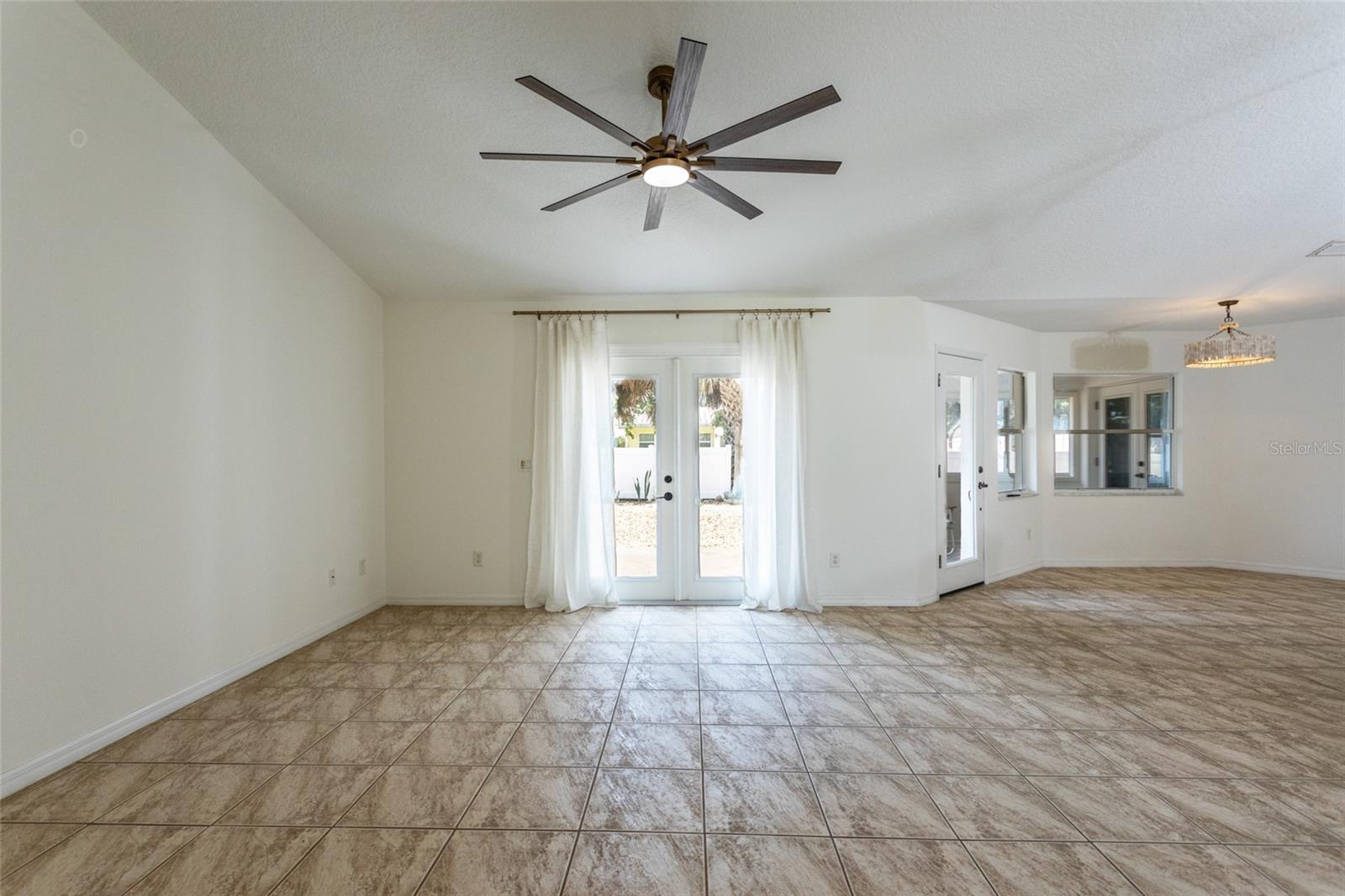 Image 15 of 50 For 142 Heron Dunes Drive