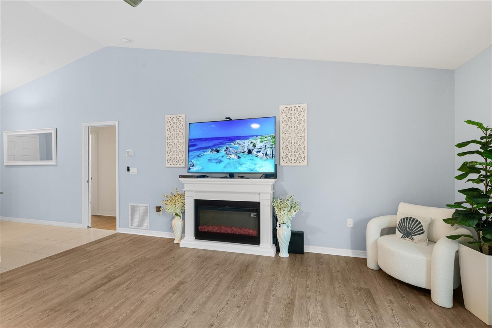 Image 10 of 40 For 217 Birchwood Drive