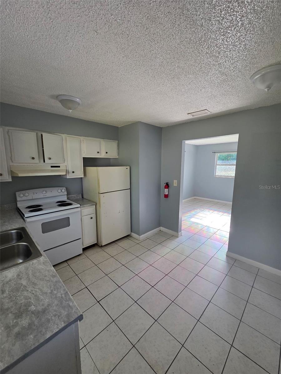 Image 4 of 9 For 401 Hibiscus Avenue 11