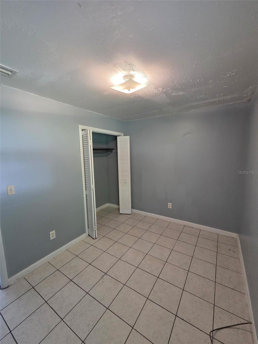 Image 5 of 9 For 401 Hibiscus Avenue 11