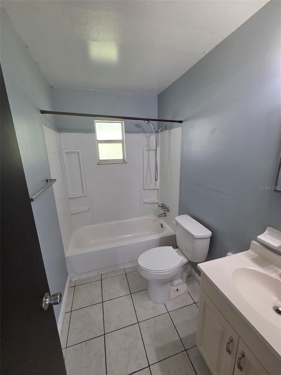 Image 7 of 9 For 401 Hibiscus Avenue 11