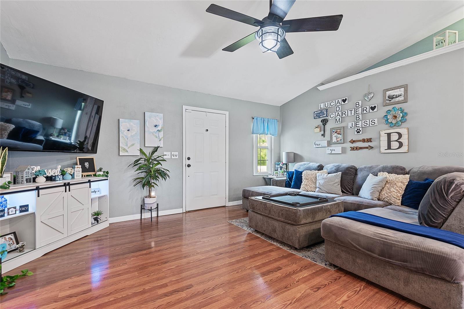 Image 4 of 34 For 7 Llovera Place