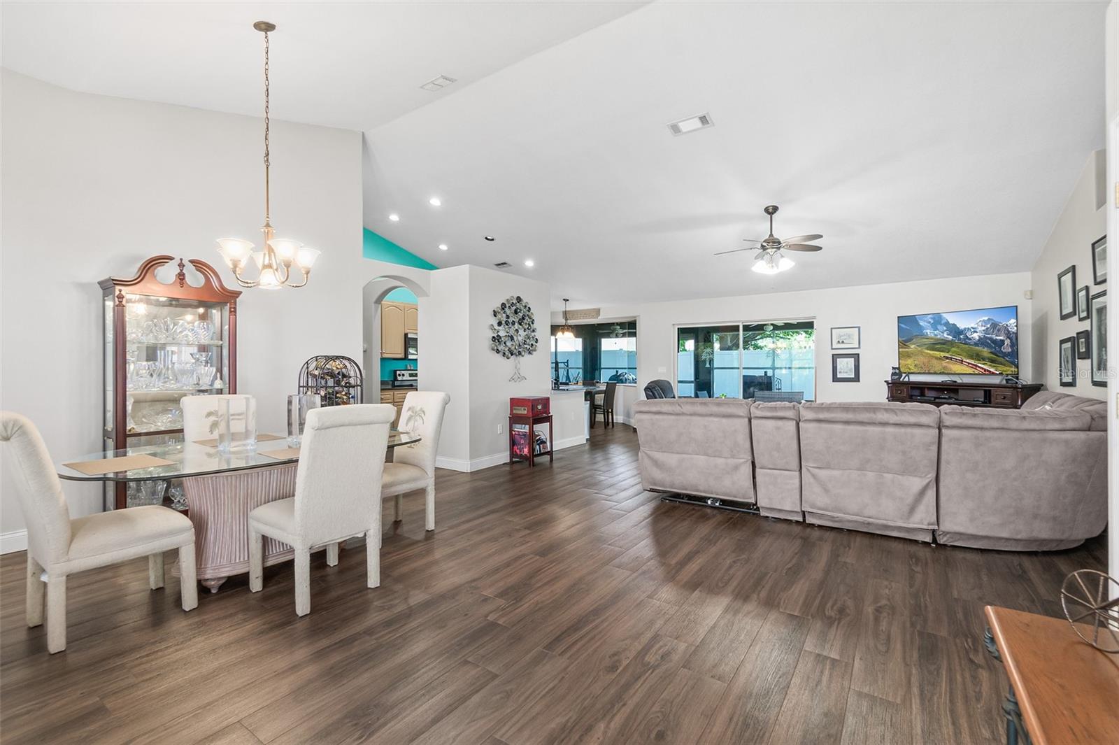 Image 4 of 29 For 8 Buttermill Drive