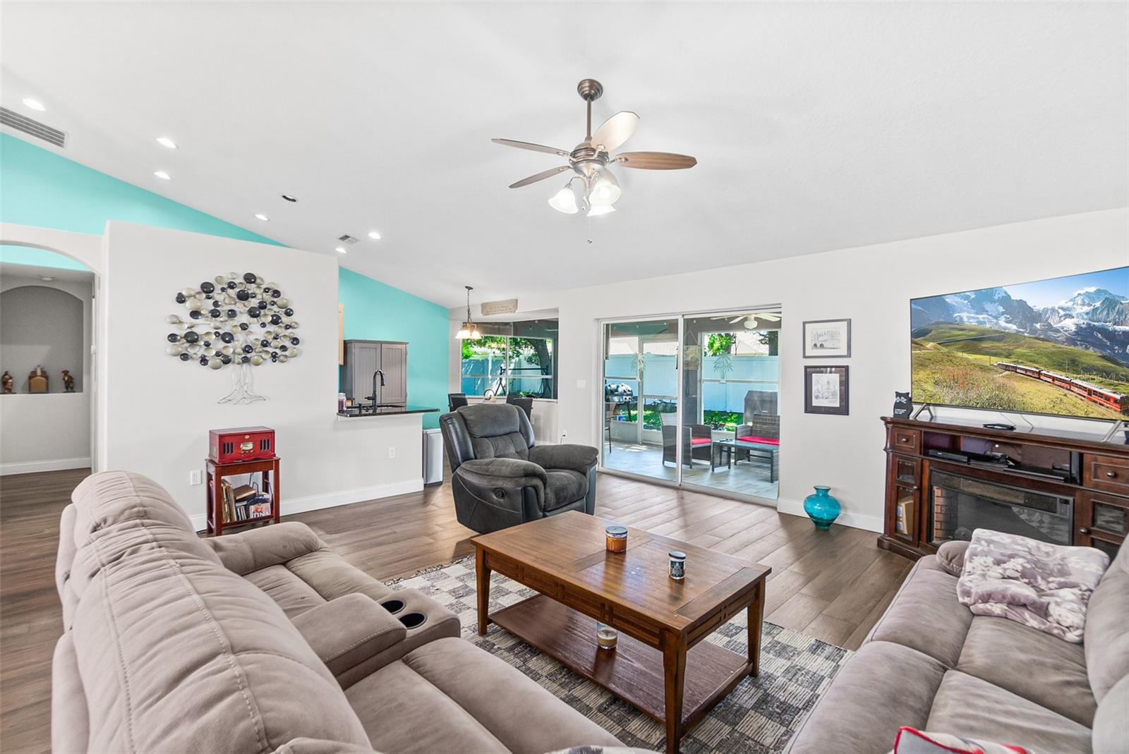 Image 7 of 29 For 8 Buttermill Drive