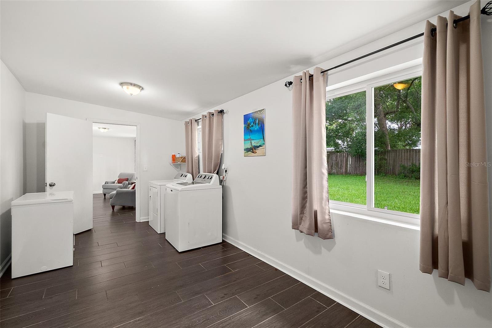 Image 21 of 35 For 4755 Cates Avenue
