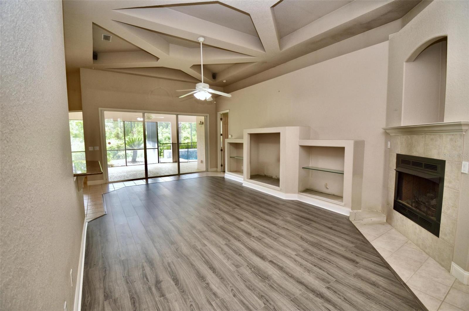 Image 10 of 43 For 34 Southlake Drive