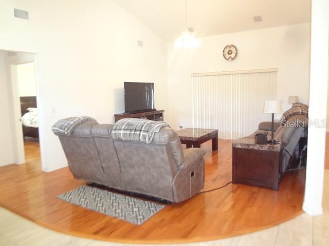 Image 4 of 23 For 124 Foster Lane