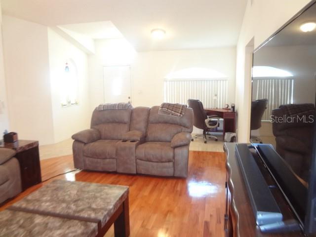 Image 5 of 23 For 124 Foster Lane