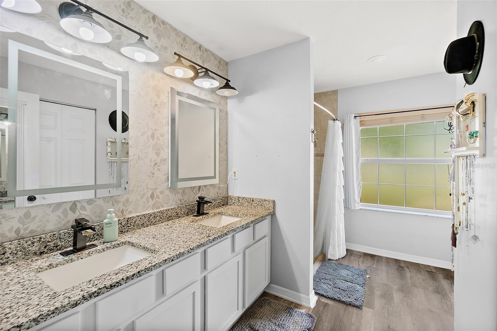 Image 23 of 42 For 659 Aleida Drive