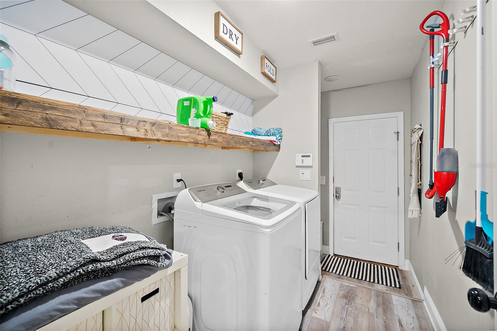 Image 38 of 42 For 659 Aleida Drive
