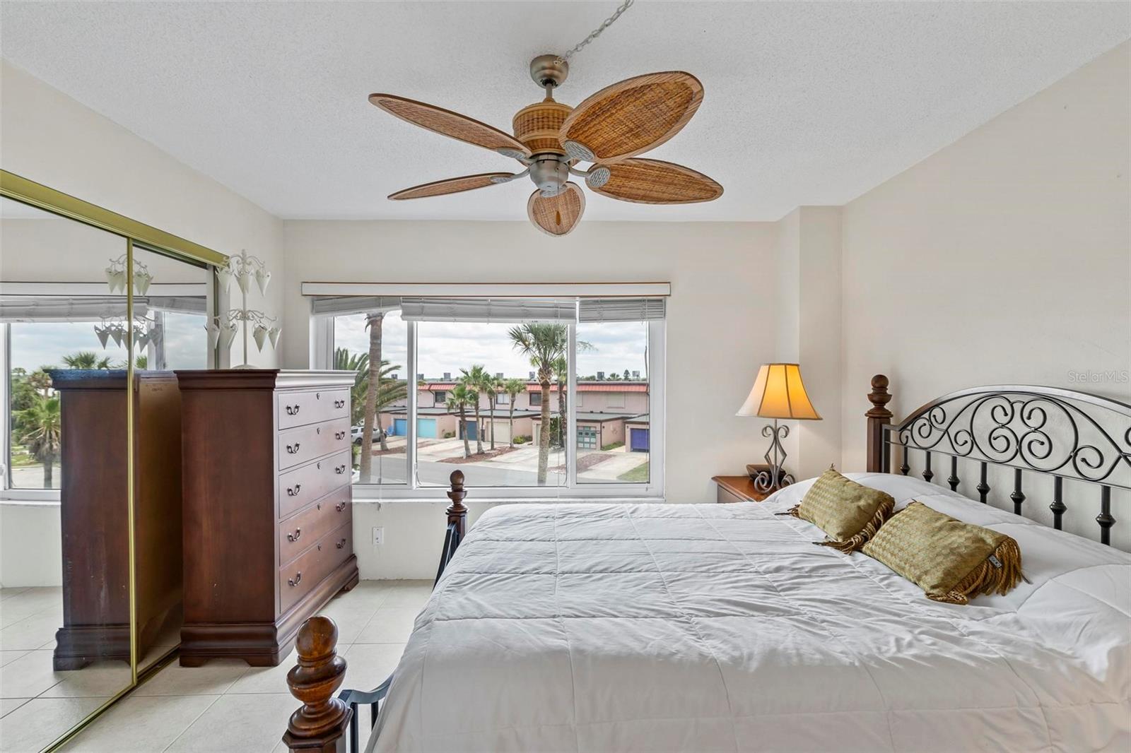 Image 31 of 53 For 3600 Ocean Shore Boulevard 222