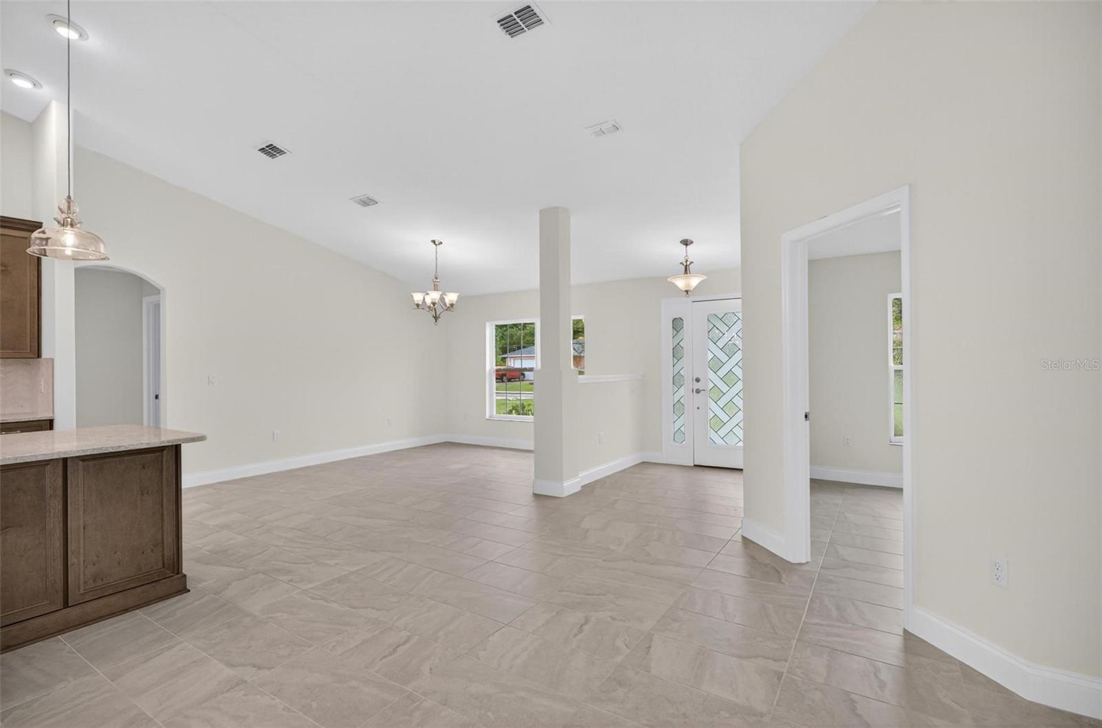 Image 10 of 58 For 11 Riverdale Lane