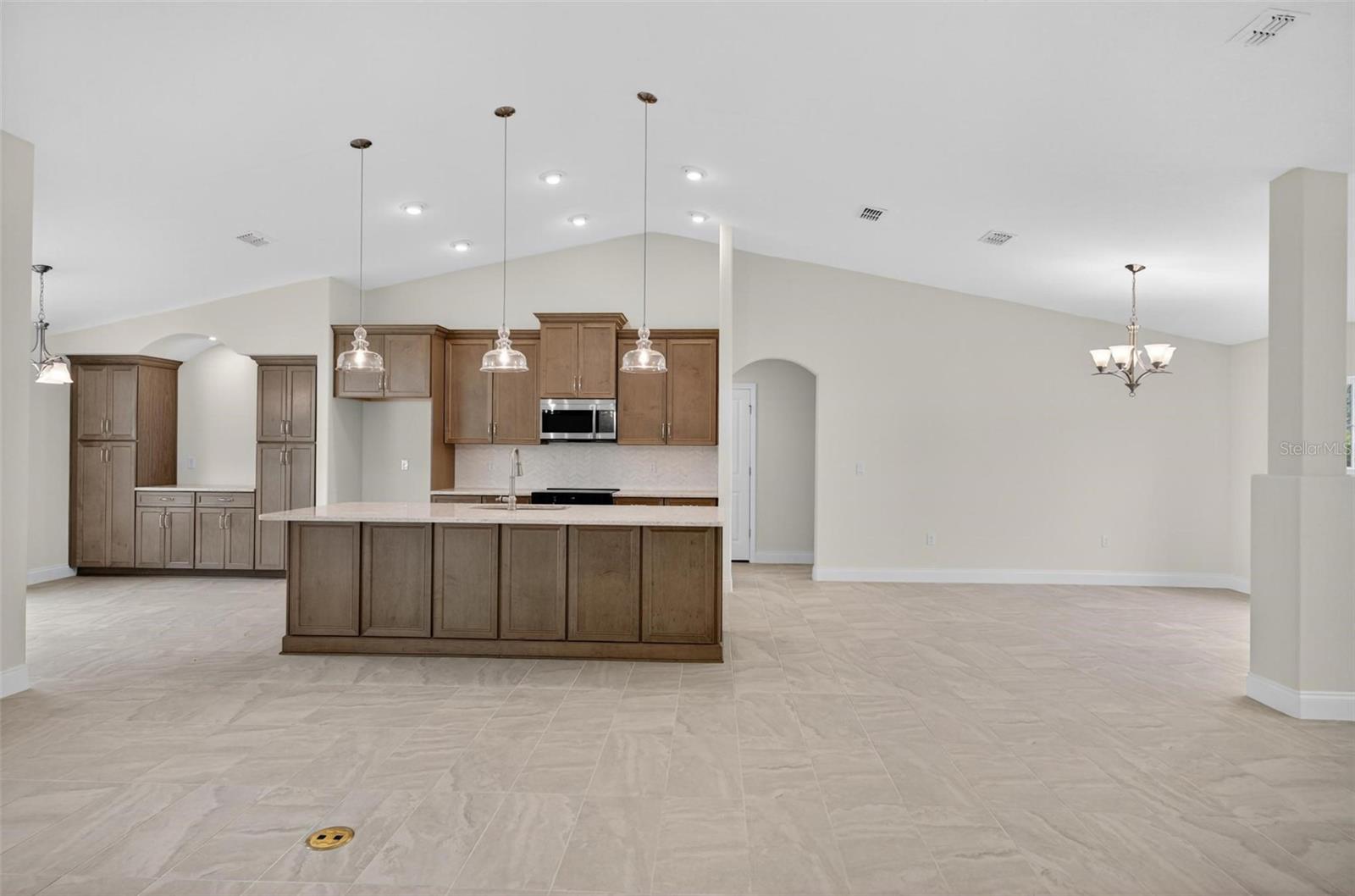 Image 15 of 58 For 11 Riverdale Lane