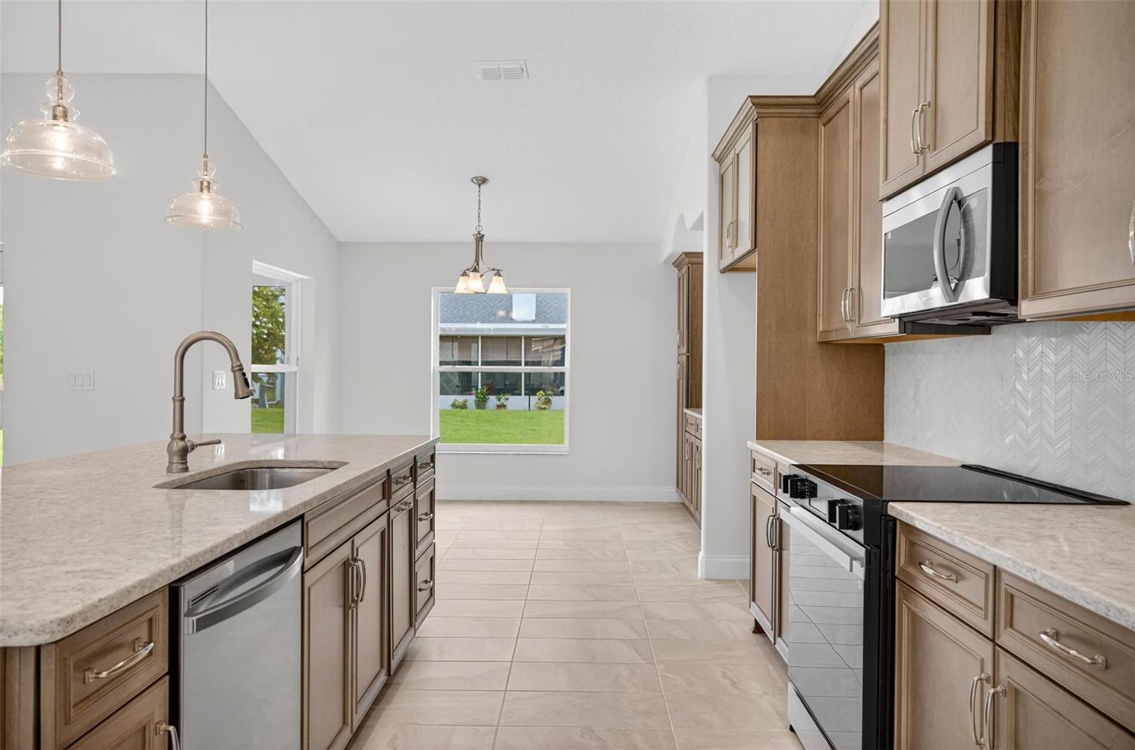 Image 18 of 58 For 11 Riverdale Lane