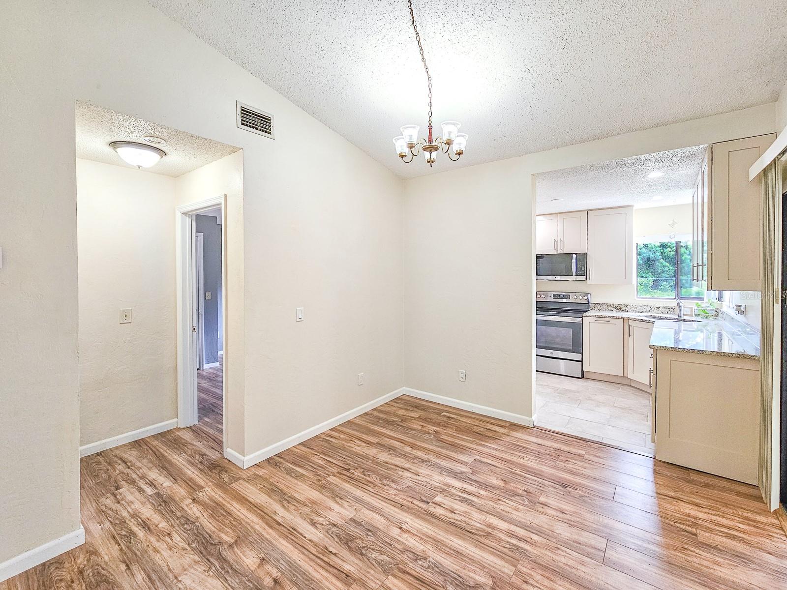 Image 10 of 41 For 22 Blairsville Drive