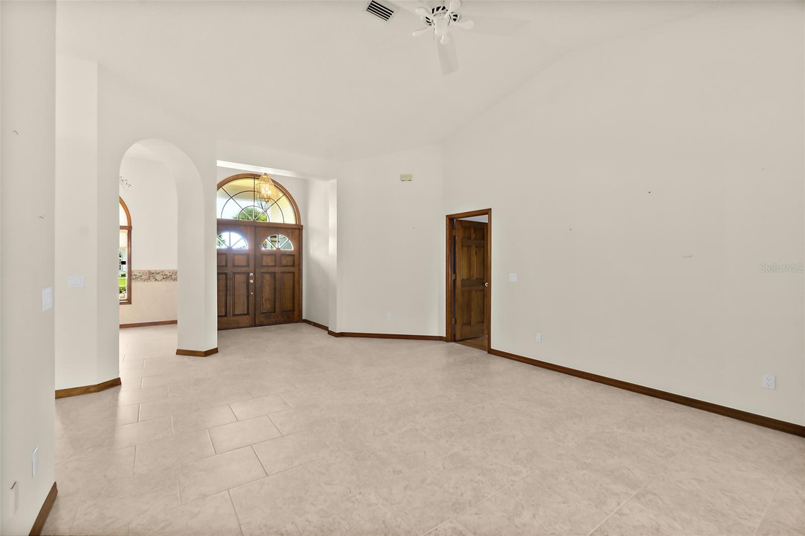 Image 21 of 65 For 109 Cochise Court