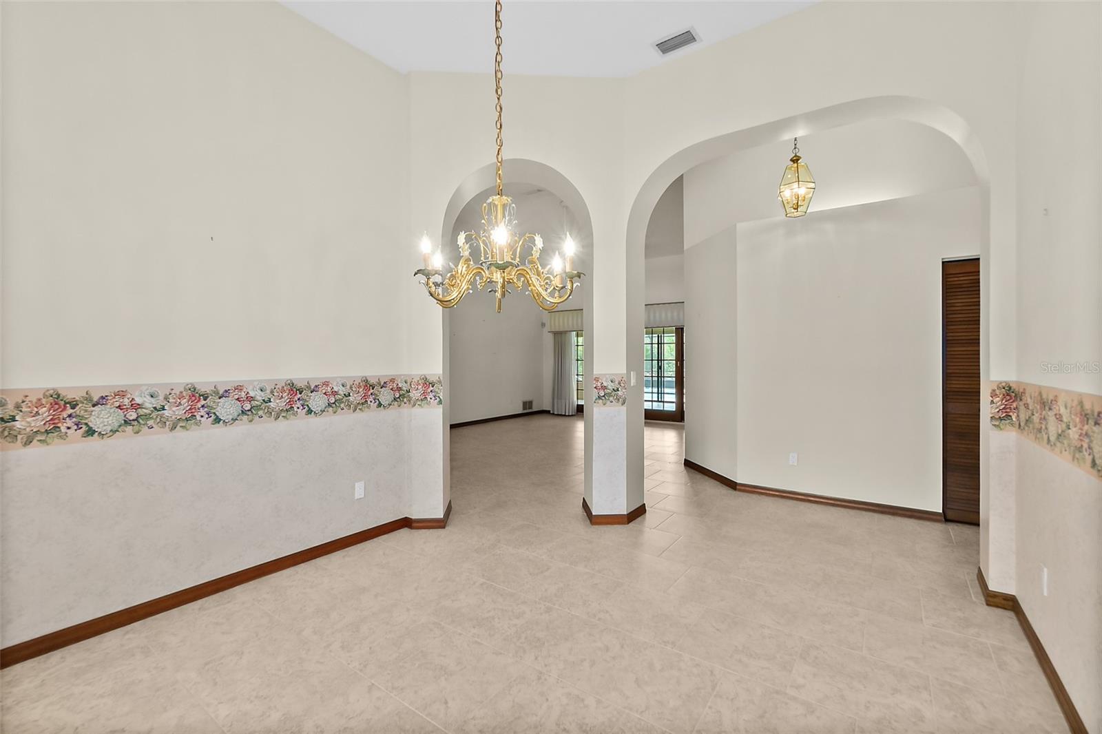 Image 24 of 65 For 109 Cochise Court