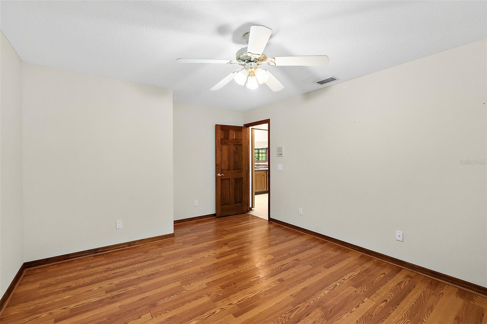 Image 28 of 65 For 109 Cochise Court