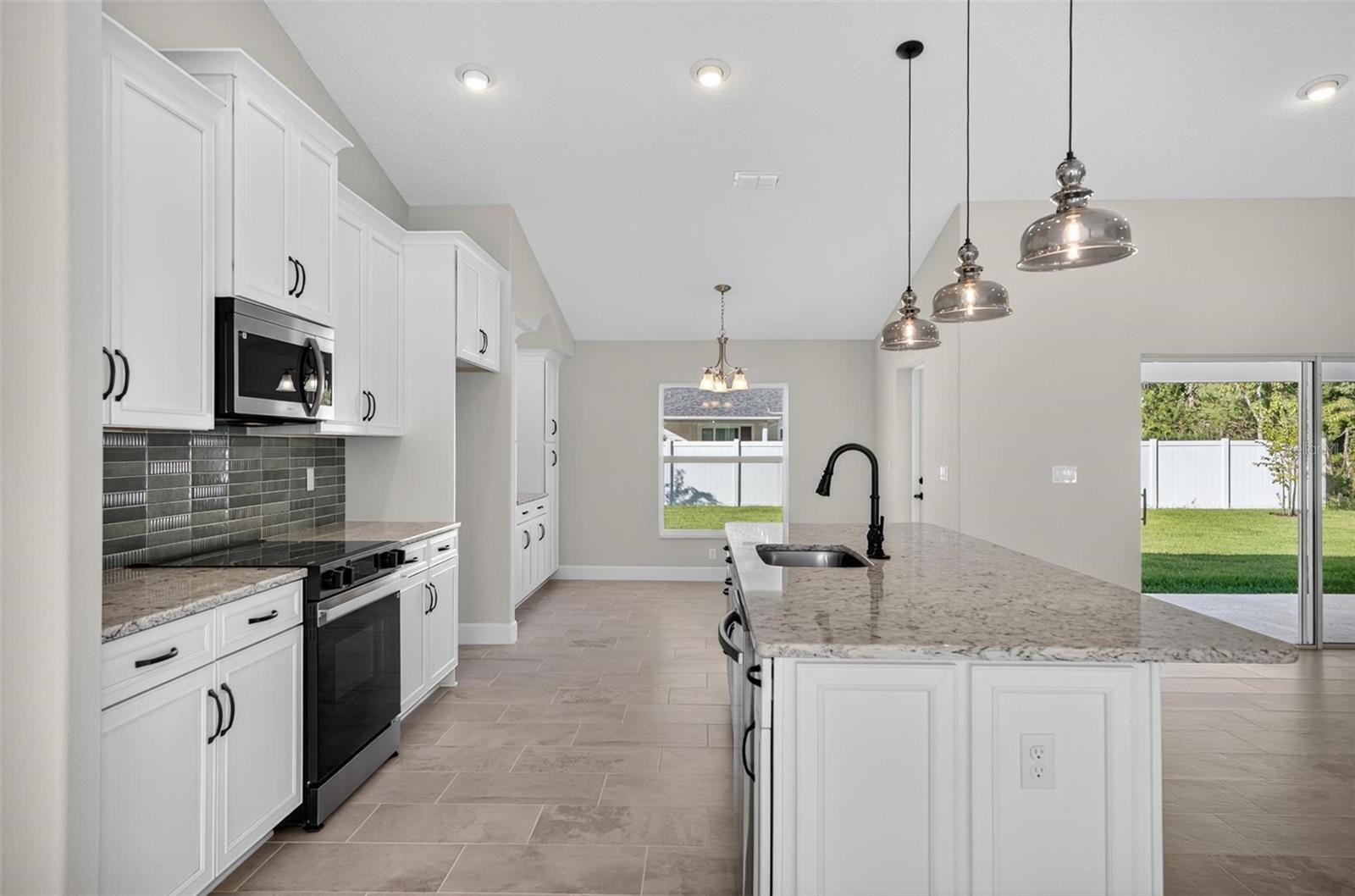 Image 39 of 61 For 40 Wellwater Drive