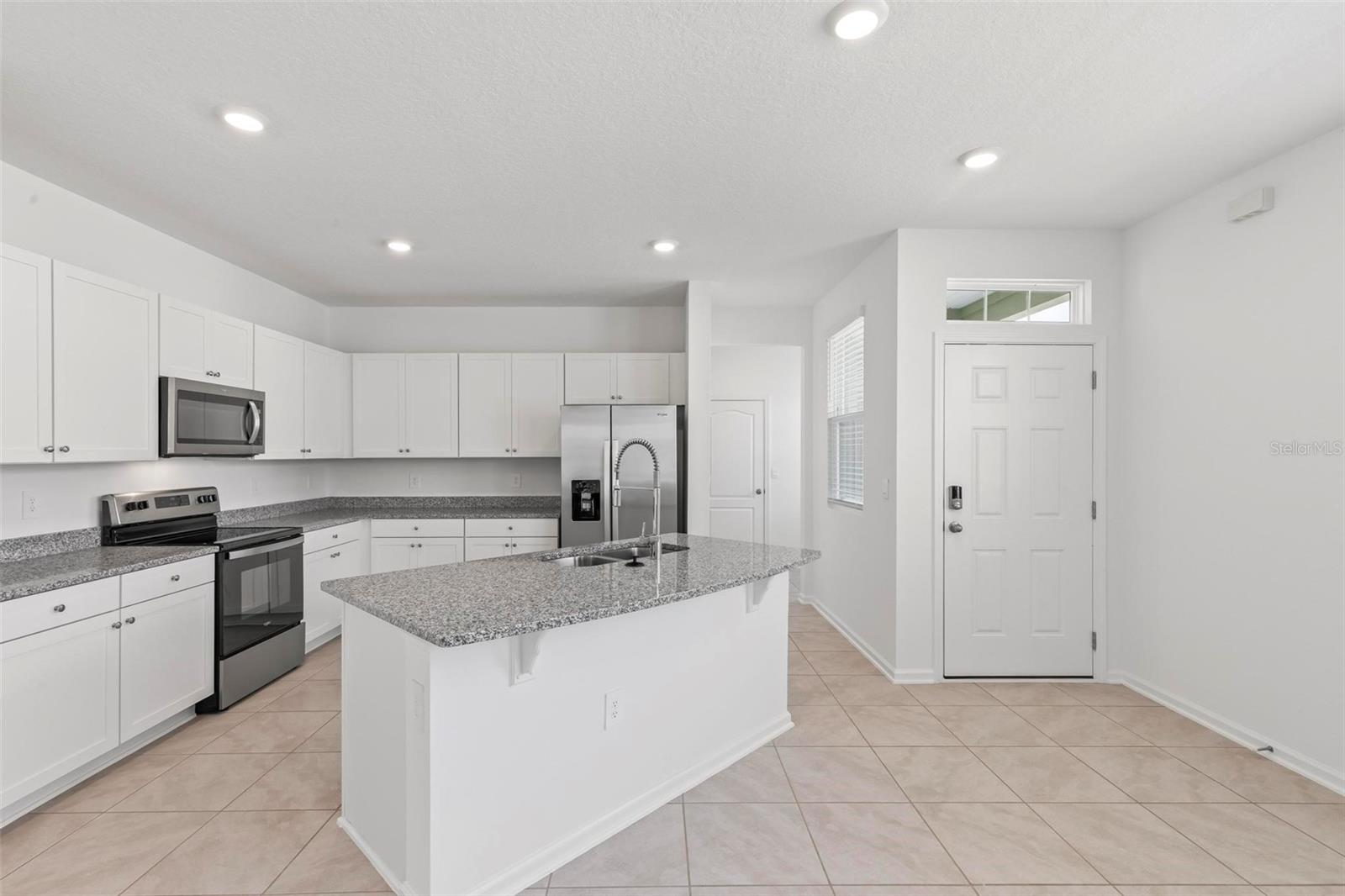 Image 18 of 54 For 516 Redbud Road