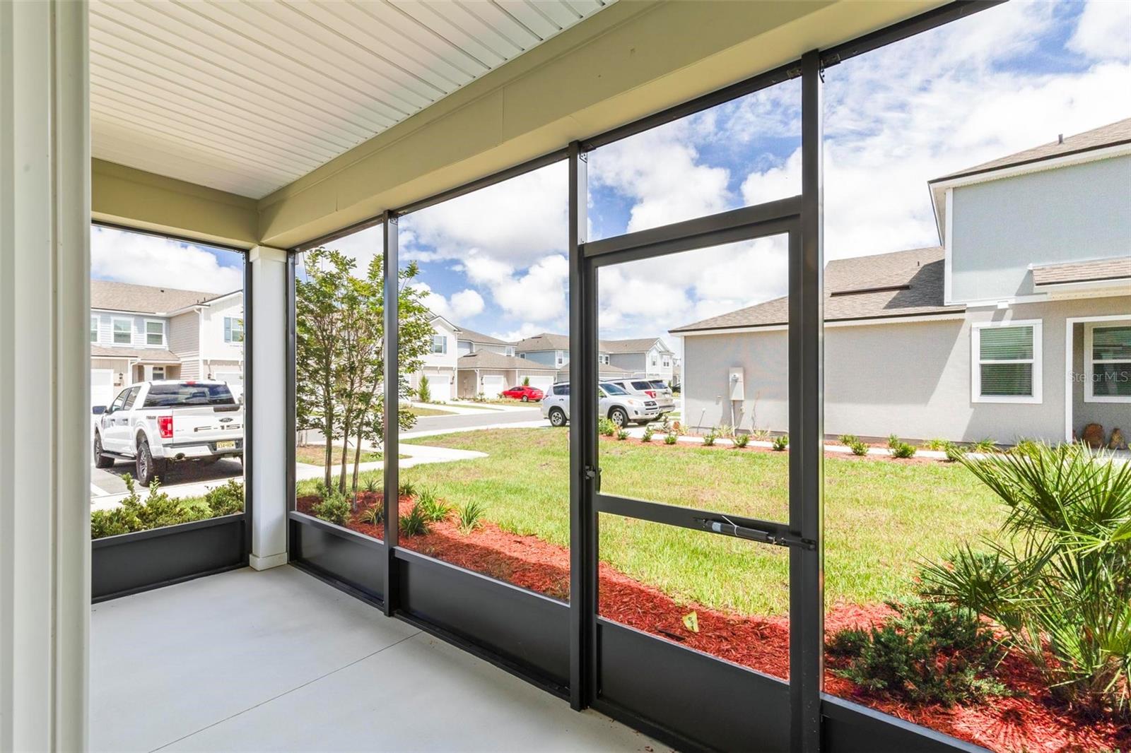 Image 4 of 54 For 516 Redbud Road