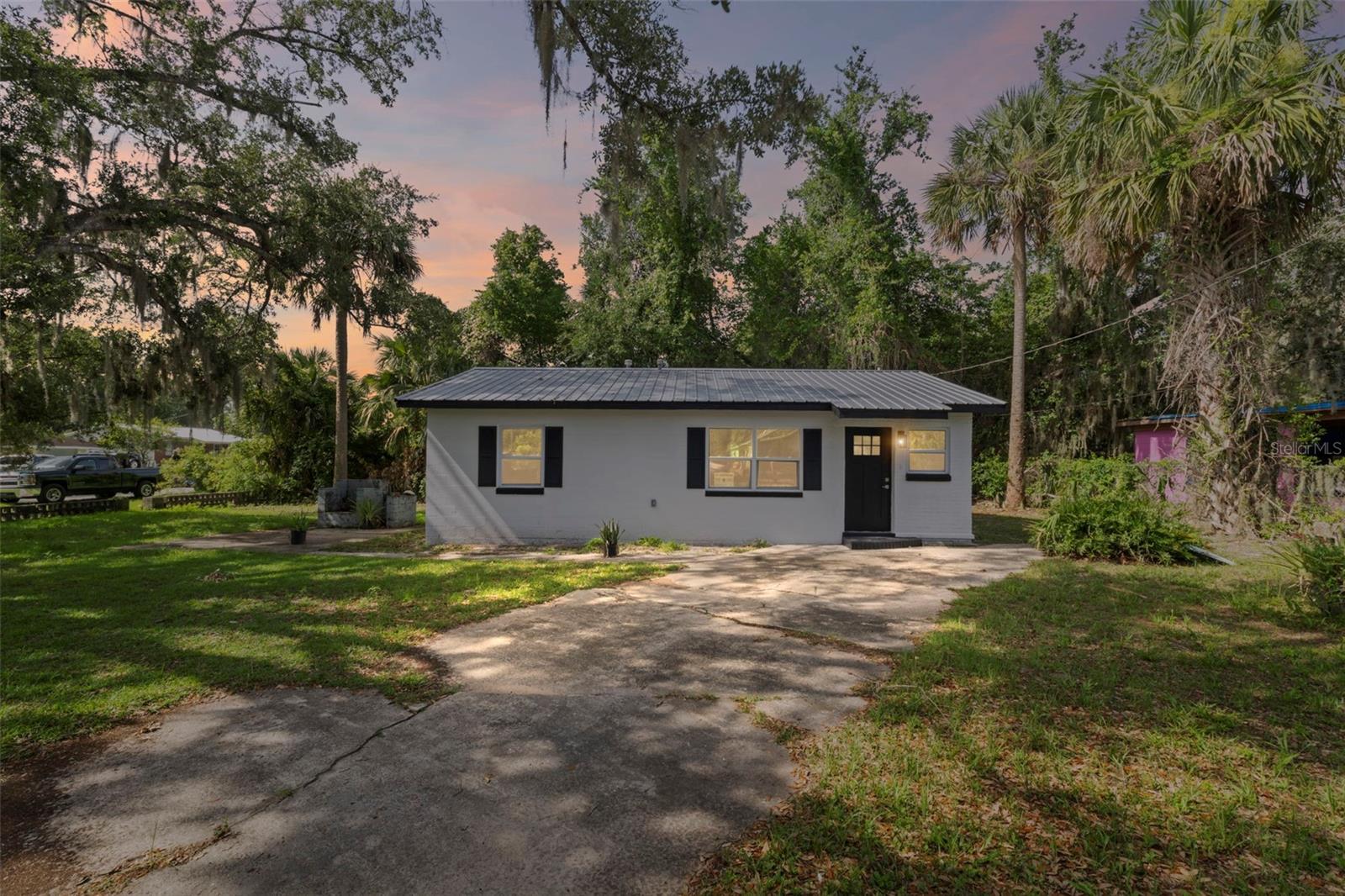 Image 3 of 38 For 1701 Wapalaw Street